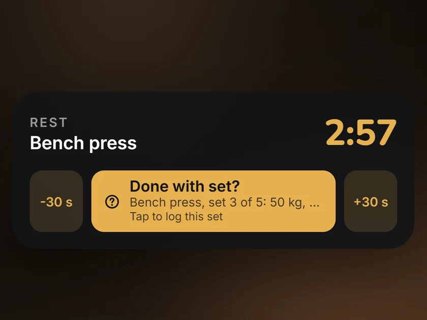 Sabel on the iPhone Lock Screen: the rest timer and a “Done with set?” button for bench press.